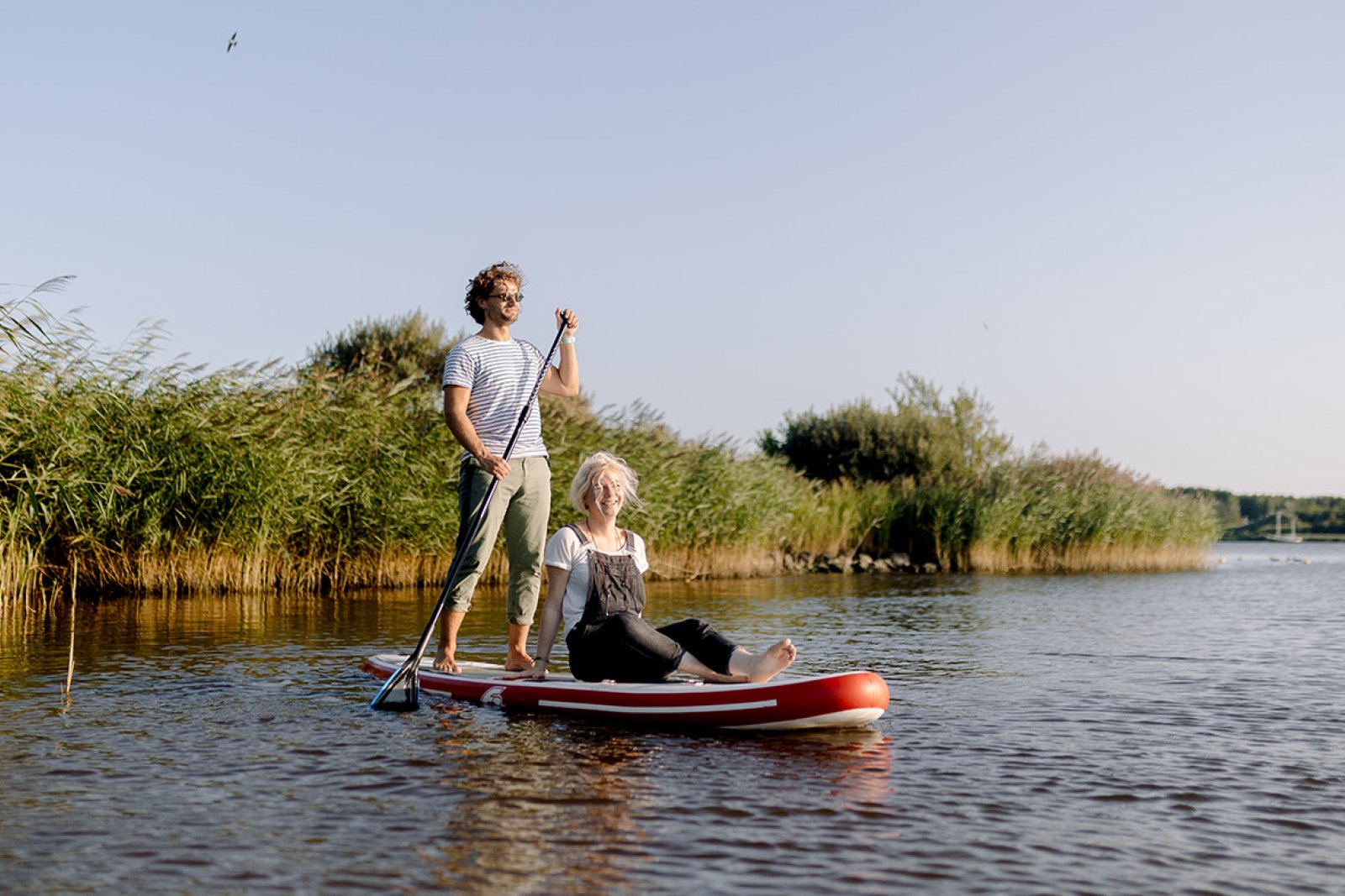 Couple sups on the Lauwersmeer